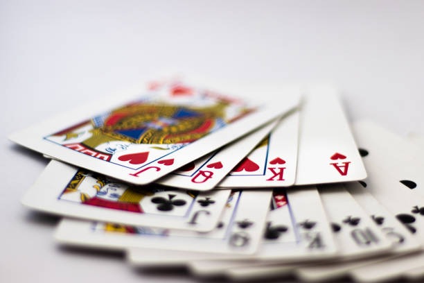 paitohklotto app running on various Android devices